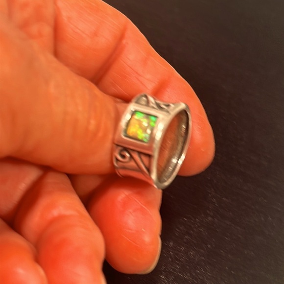 Silver and Opal Ring Sz 6.5-7 - Picture 3 of 6
